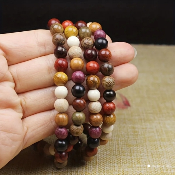 Sandalwood mala String 108 Buddha Beads Bracelet Rosary Beads Buddhist Bracelet - Picture 3 of 4